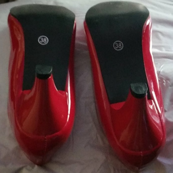 Heels - Picture 3 of 5